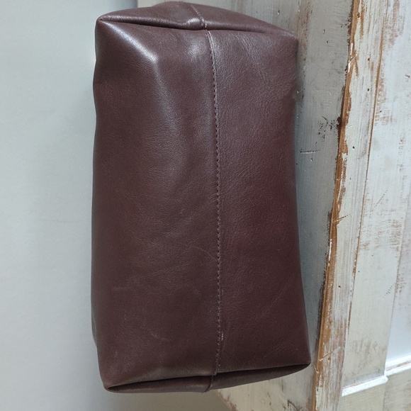 Madewell The Essential Bucket Tote In Chocolate Raisin - Picture 6 of 9